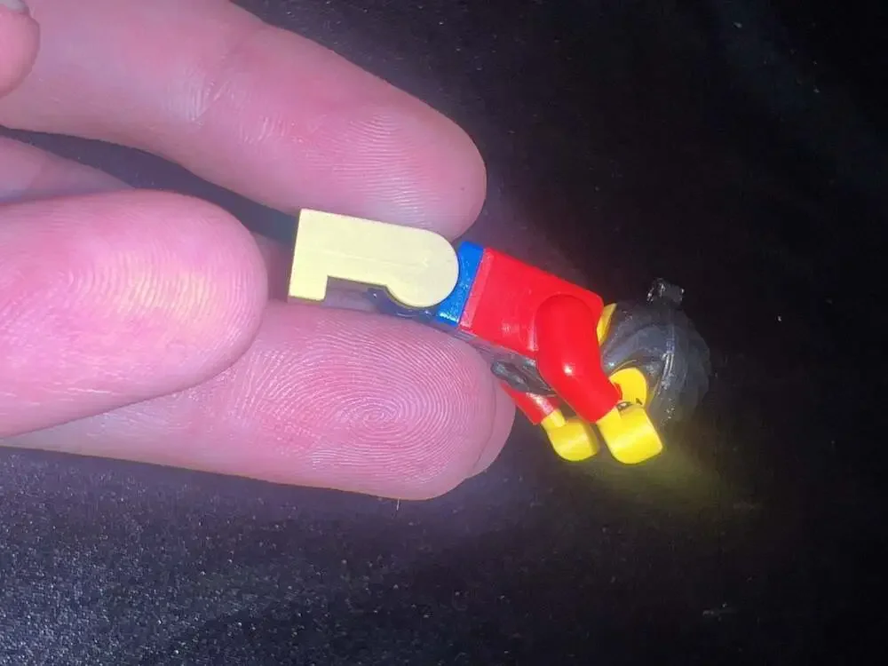 Lego Western Native American Indian with Red Shirt and Black Quiver (ww022)